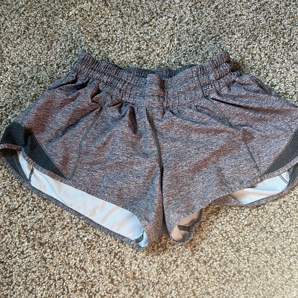 Lululemon Hotty Hot High Rise Lined Shorts 2.5”